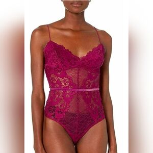 $79 NWT Guess Treon Lace Bodysuit Plum Wine Size XS